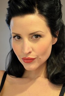 Nicole Karis