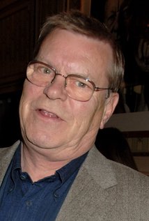 Warren Clarke