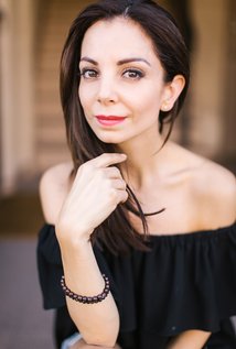 Farrah Aviva