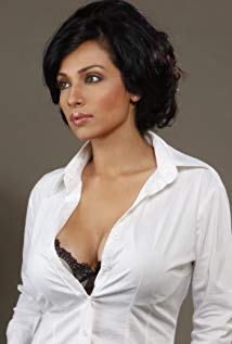 Flora Saini