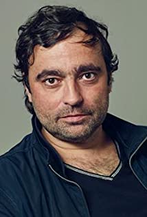 Yan Schoenefeld