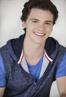 Joel Courtney