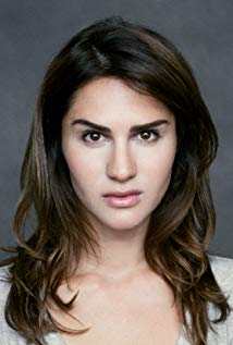 Caroline Salomão