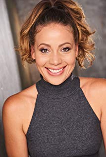 Candice Thompson