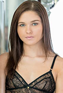 Zoe Bloom