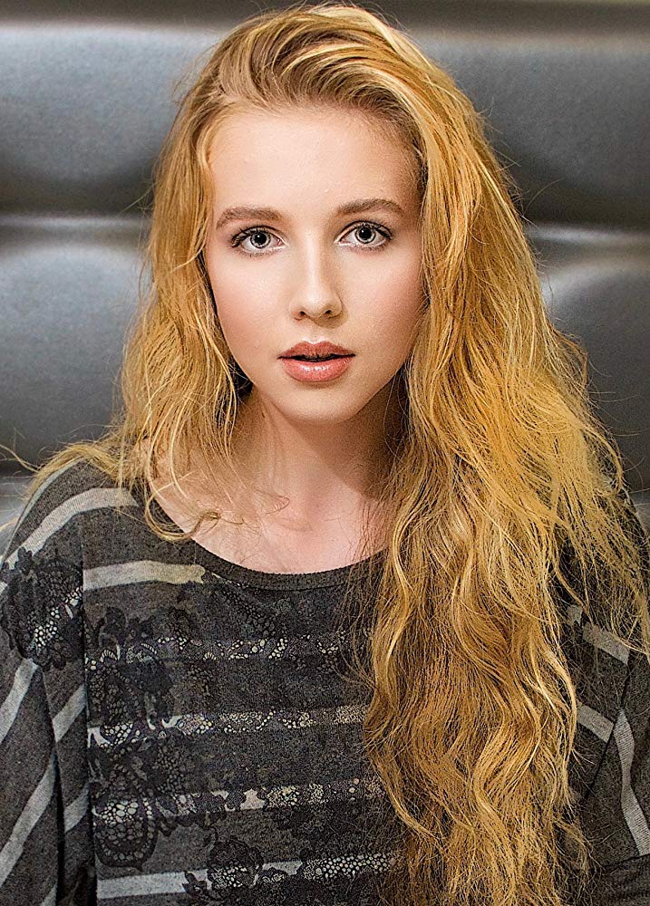 Alexandra Bayer