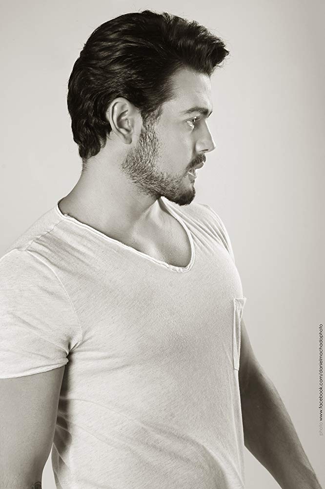 Ache Hernandez