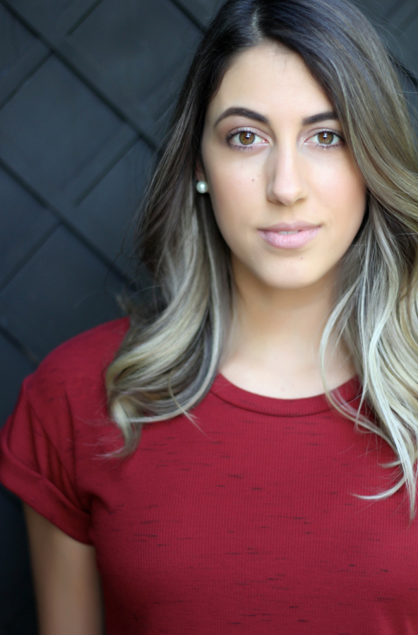 Caitlin Dechelle