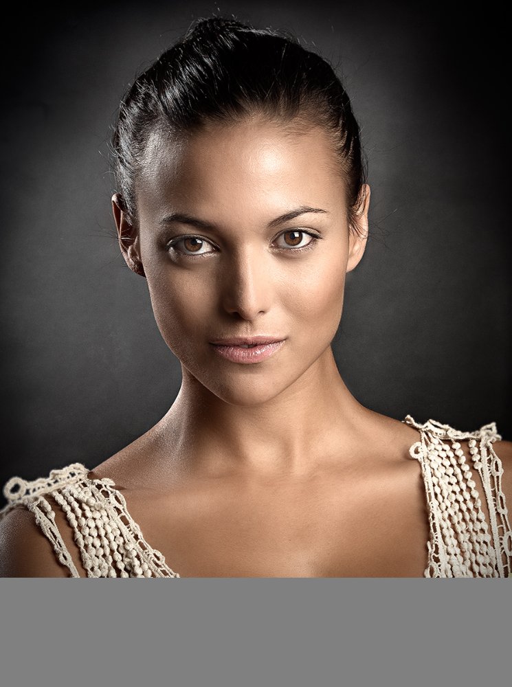 Elisa Mouliaá