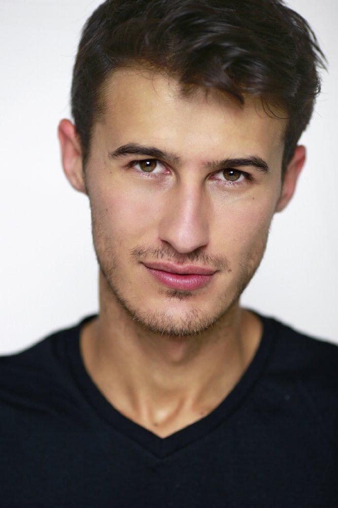 Andrew Zographos