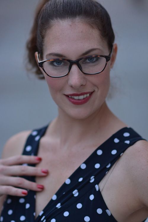 Lara Fox