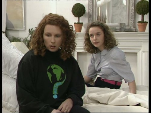 Julia Sawalha