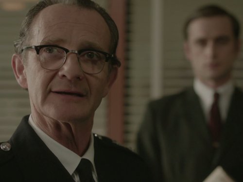 Anton Lesser