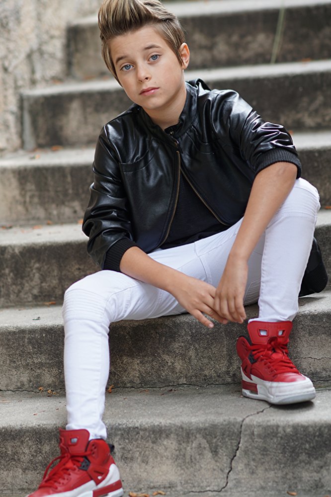 Gavin Magnus