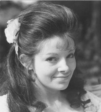 Anna Calder-Marshall