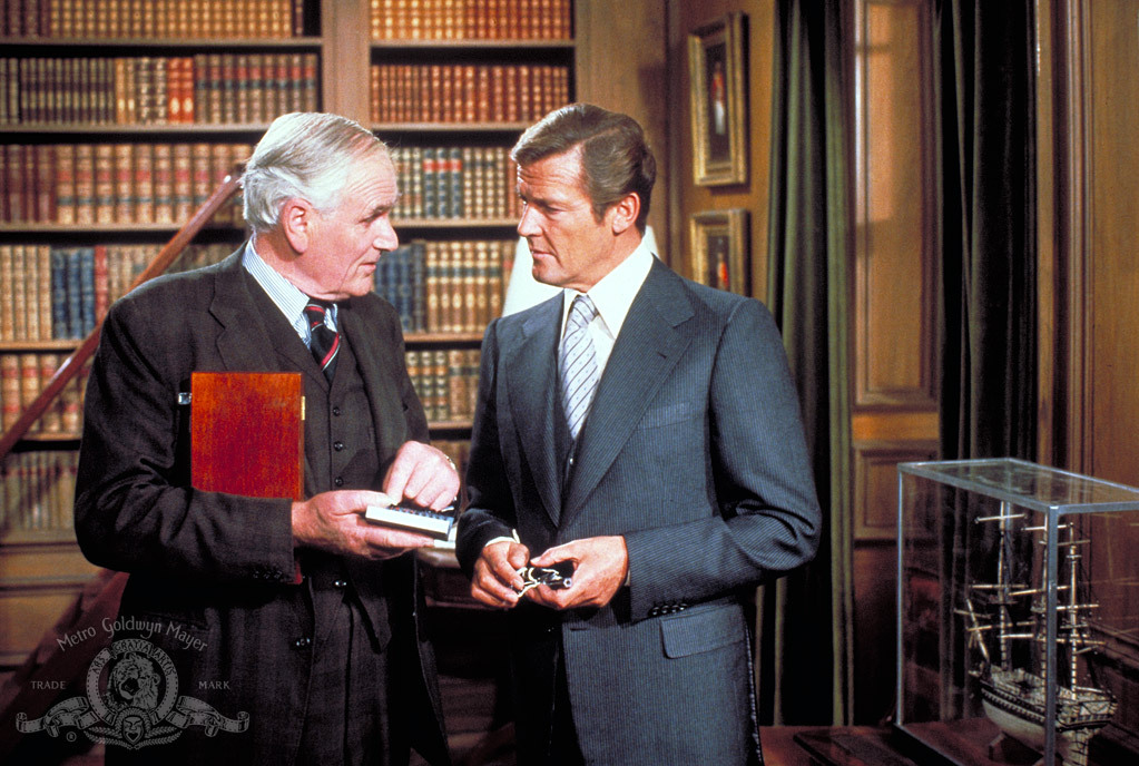 Desmond Llewelyn