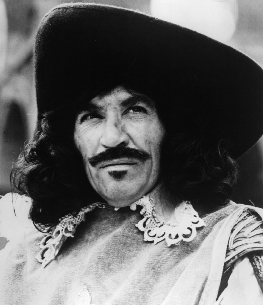 Frank Finlay