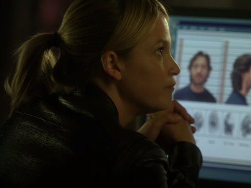Nicki Aycox