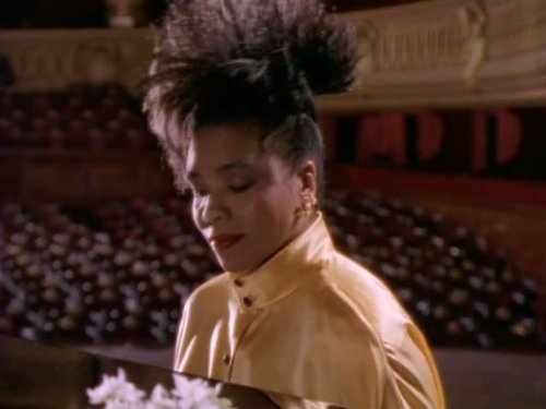 Dee Dee Bridgewater