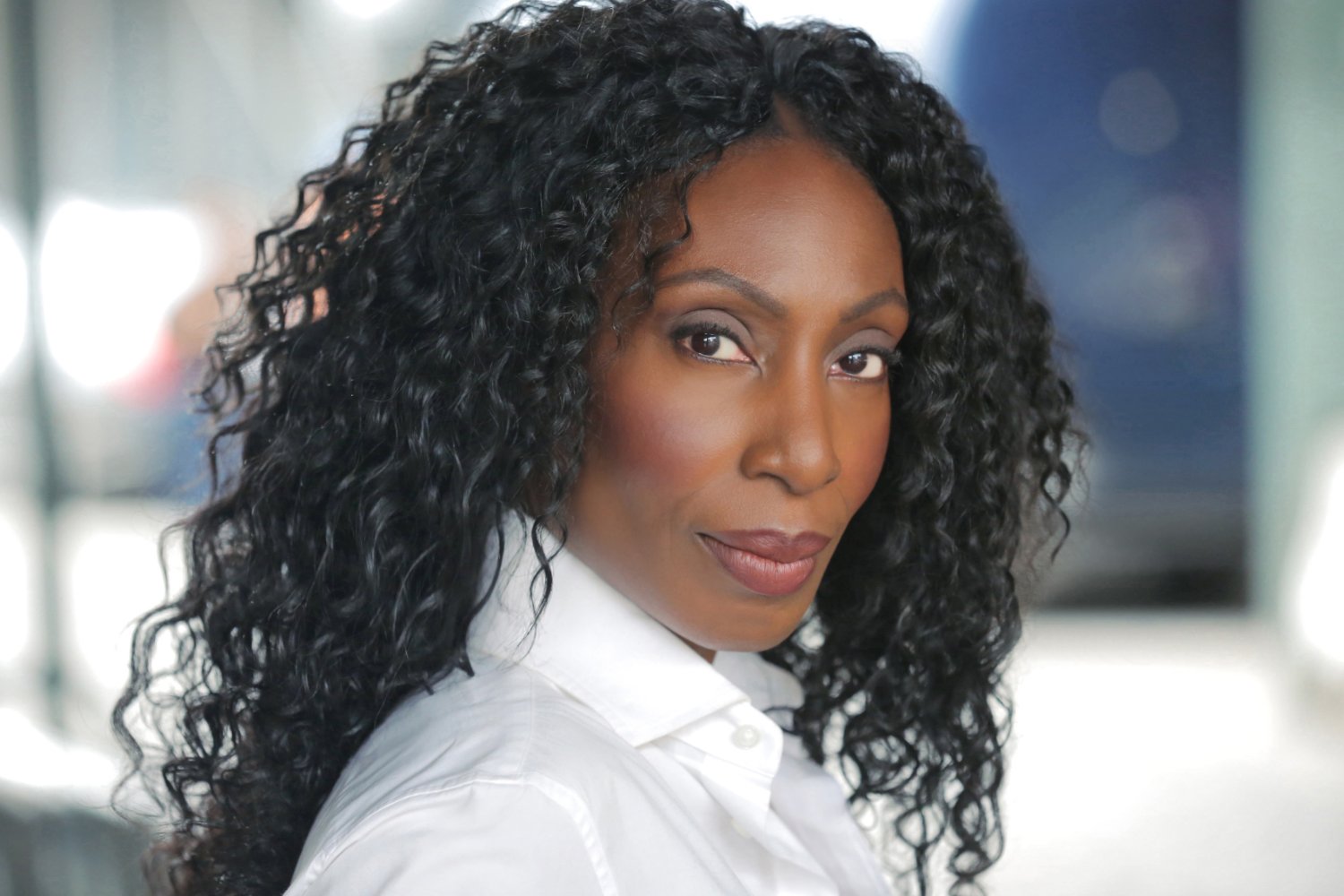 Samia Akudo