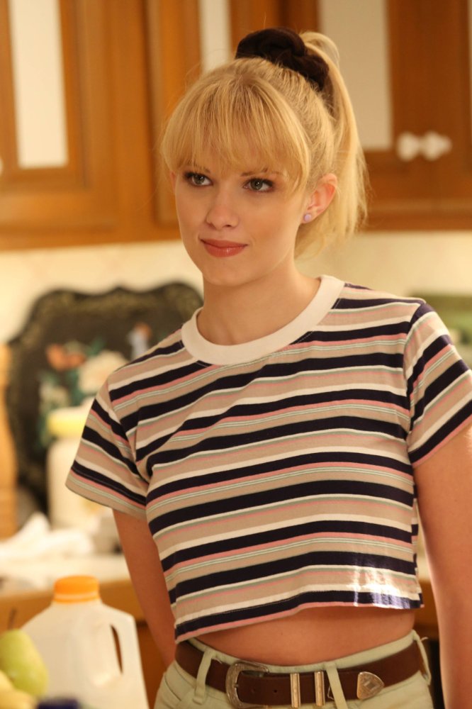 Claudia Lee