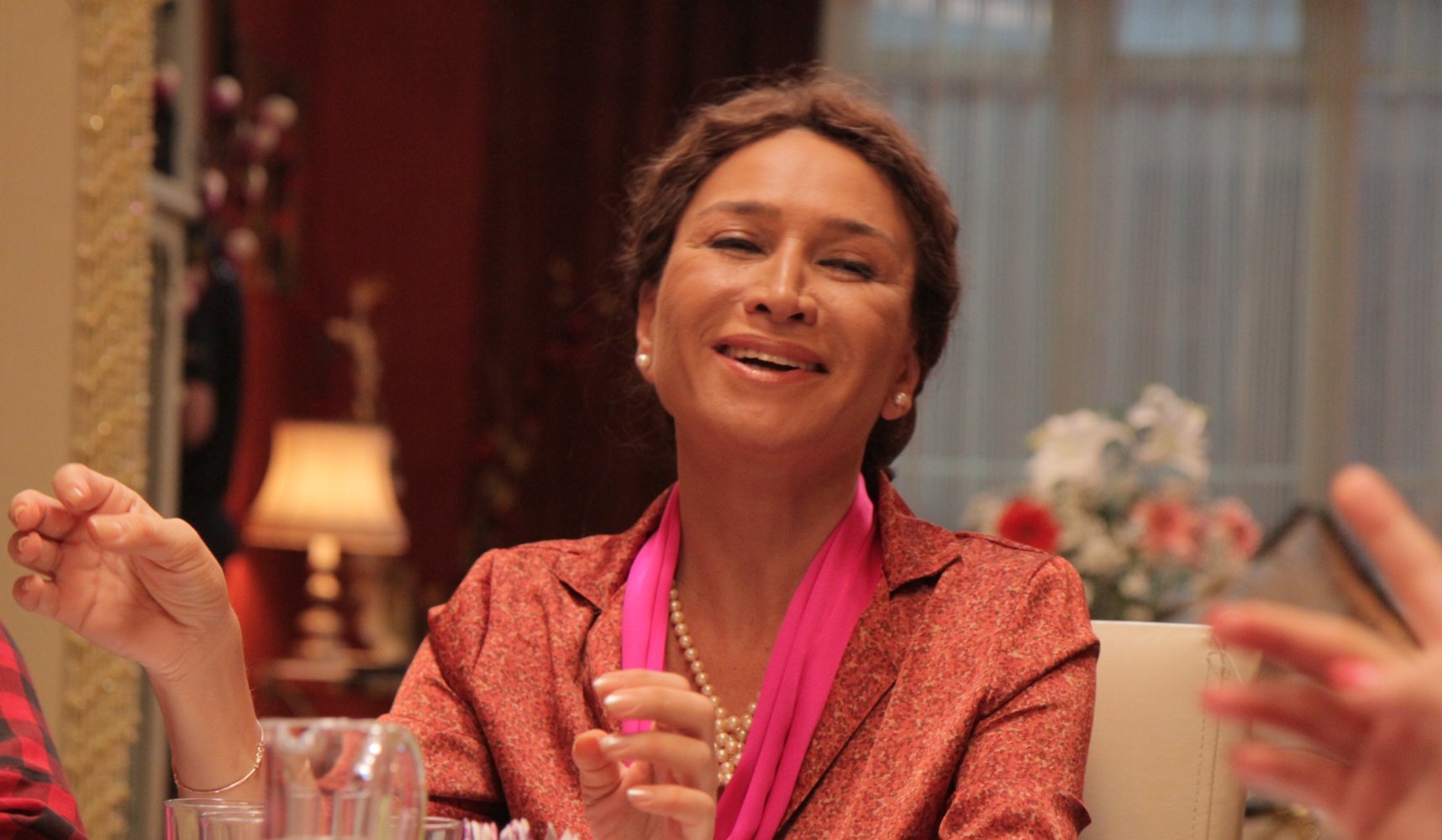 Demet Akbag