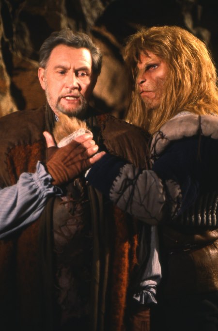 Roy Dotrice