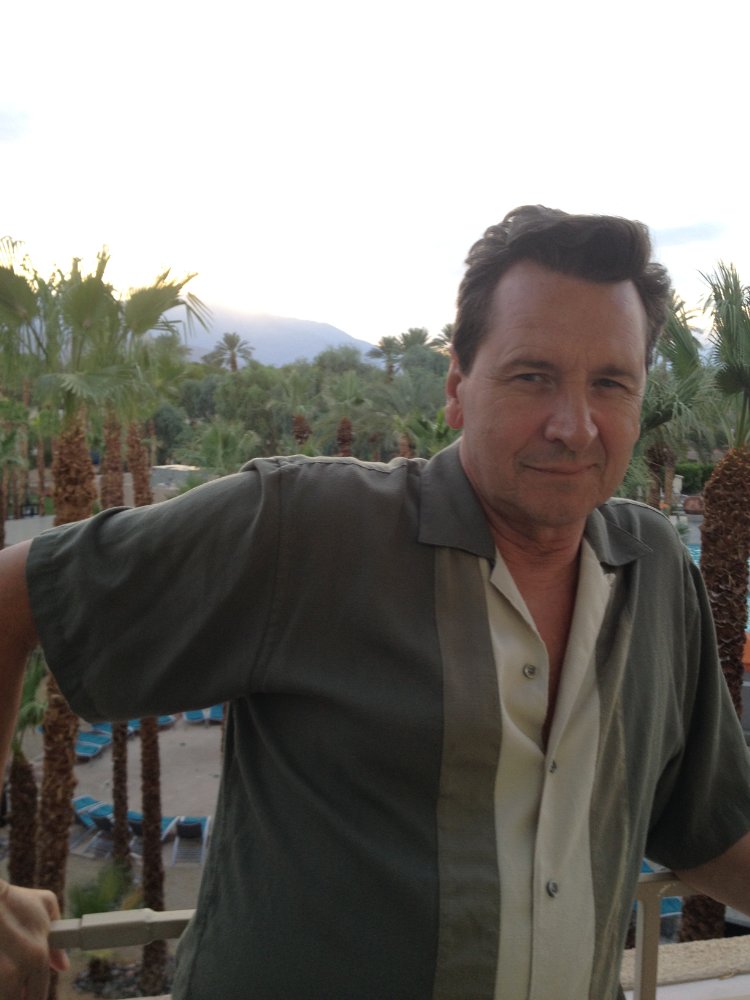 Mark Lindsay Chapman