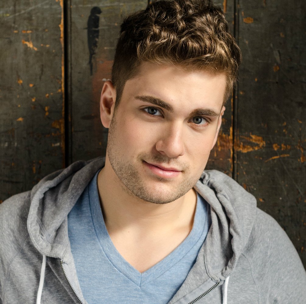 Danny Lewis