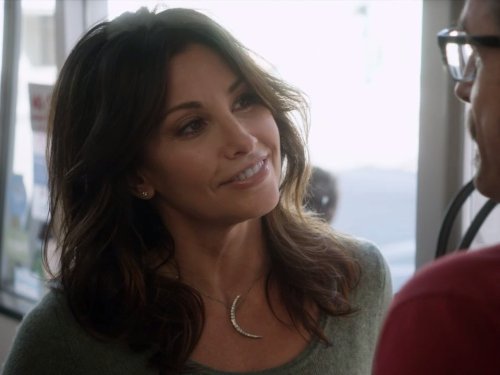 Gina Gershon