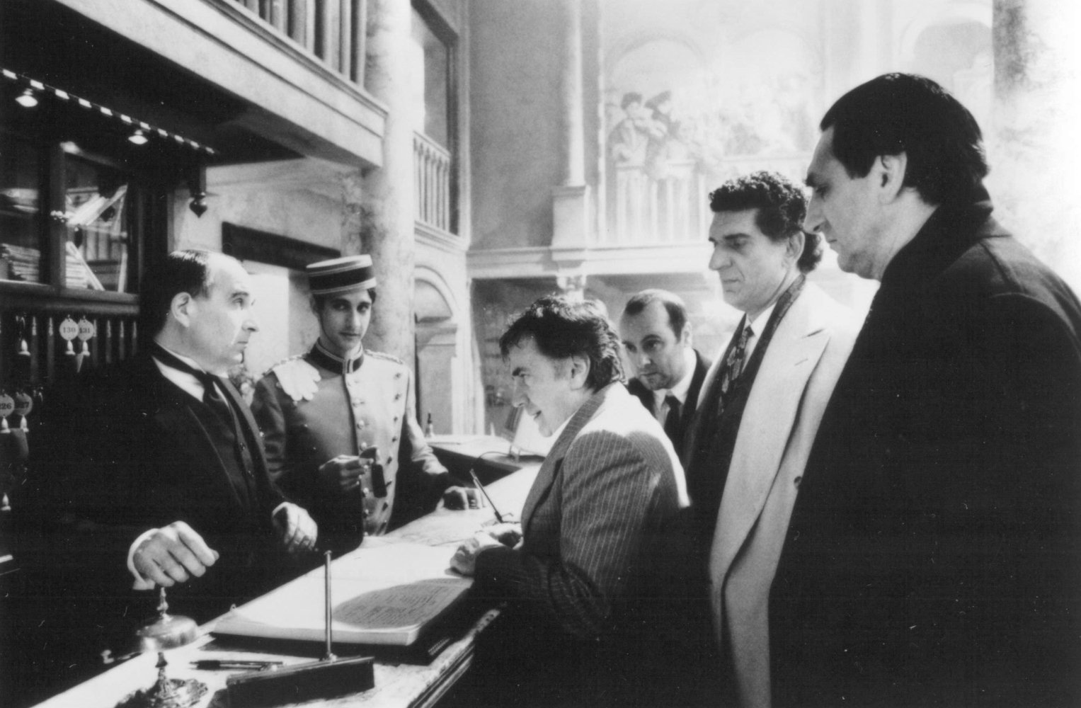 Andreas Katsulas