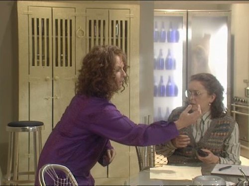 Julia Sawalha