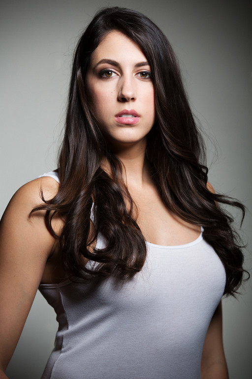 Caitlin Dechelle