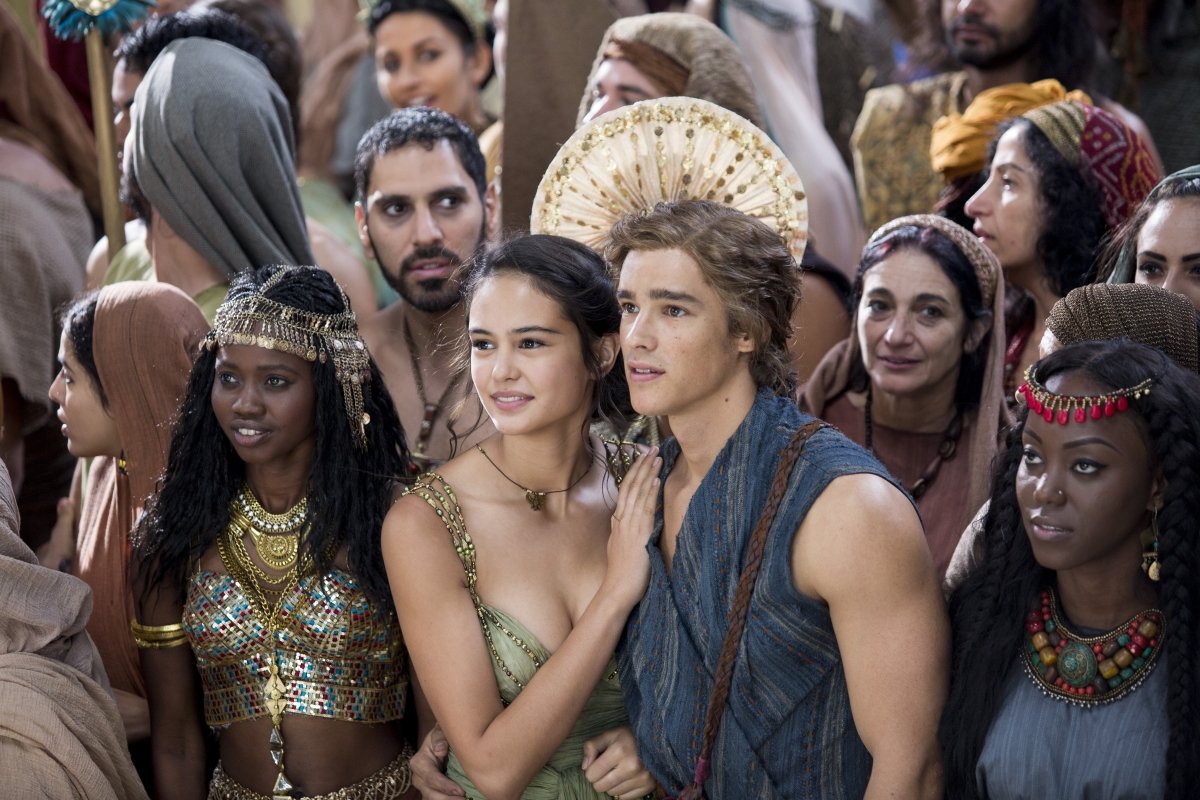 Courtney Eaton