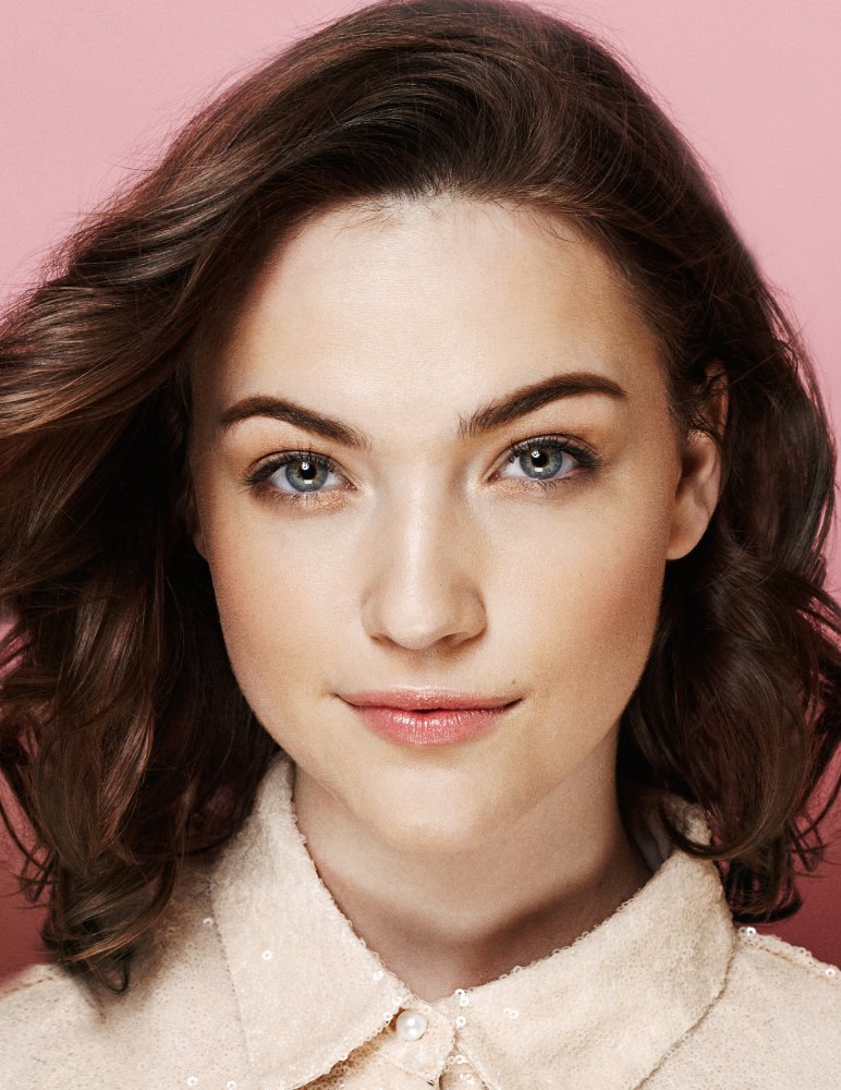 Violett Beane