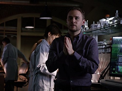 Iain De Caestecker