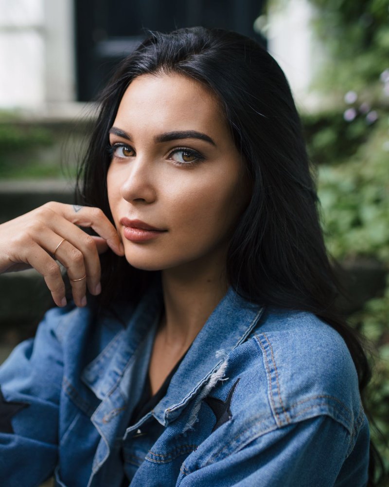 Caitlin Burles