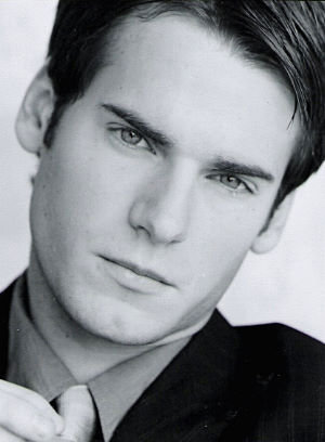 David de Lautour